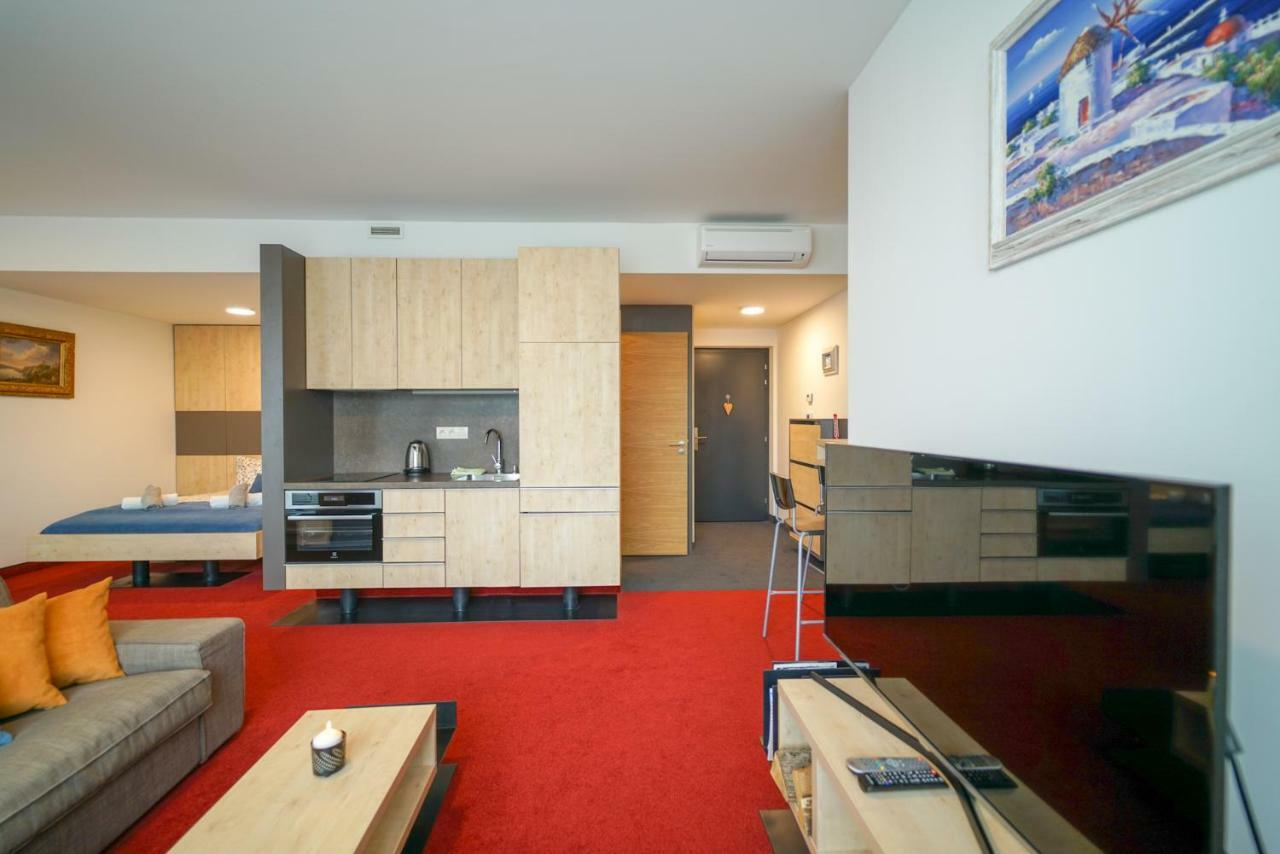 Zora Exclusive Apartment Братислава Экстерьер фото
